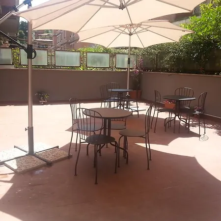 Domus Pio Xi° Couette-café